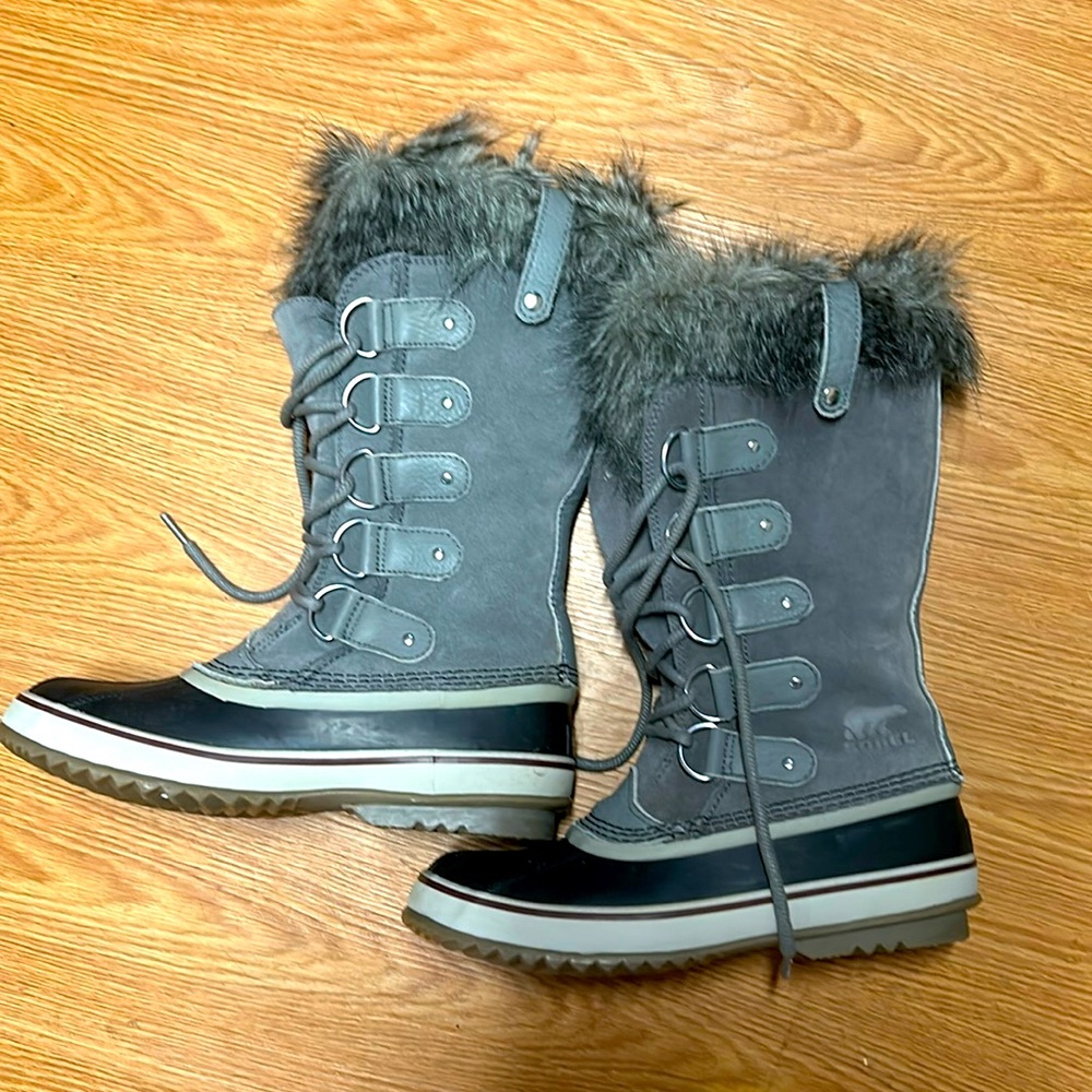 Sorel Joan of Arctic Boots- Gray